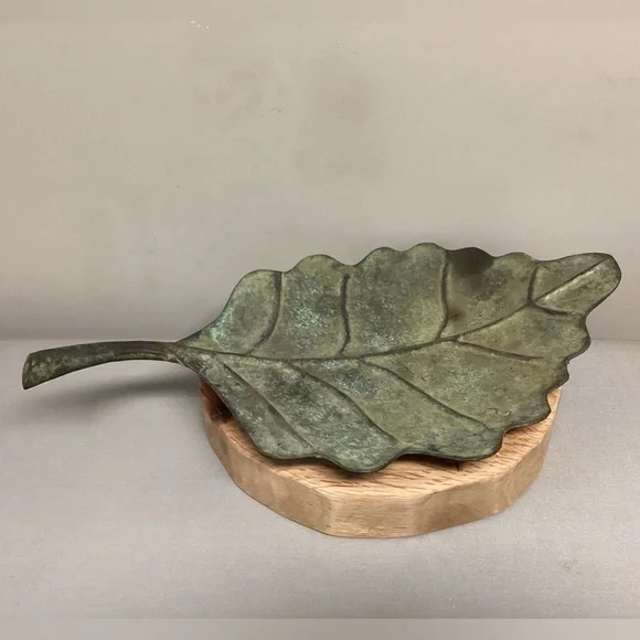 🟢 Vintage Solid Brass, Huge & Loaded With Patina Leaf Center Piece Decor - Rare - Picture 3 of 16